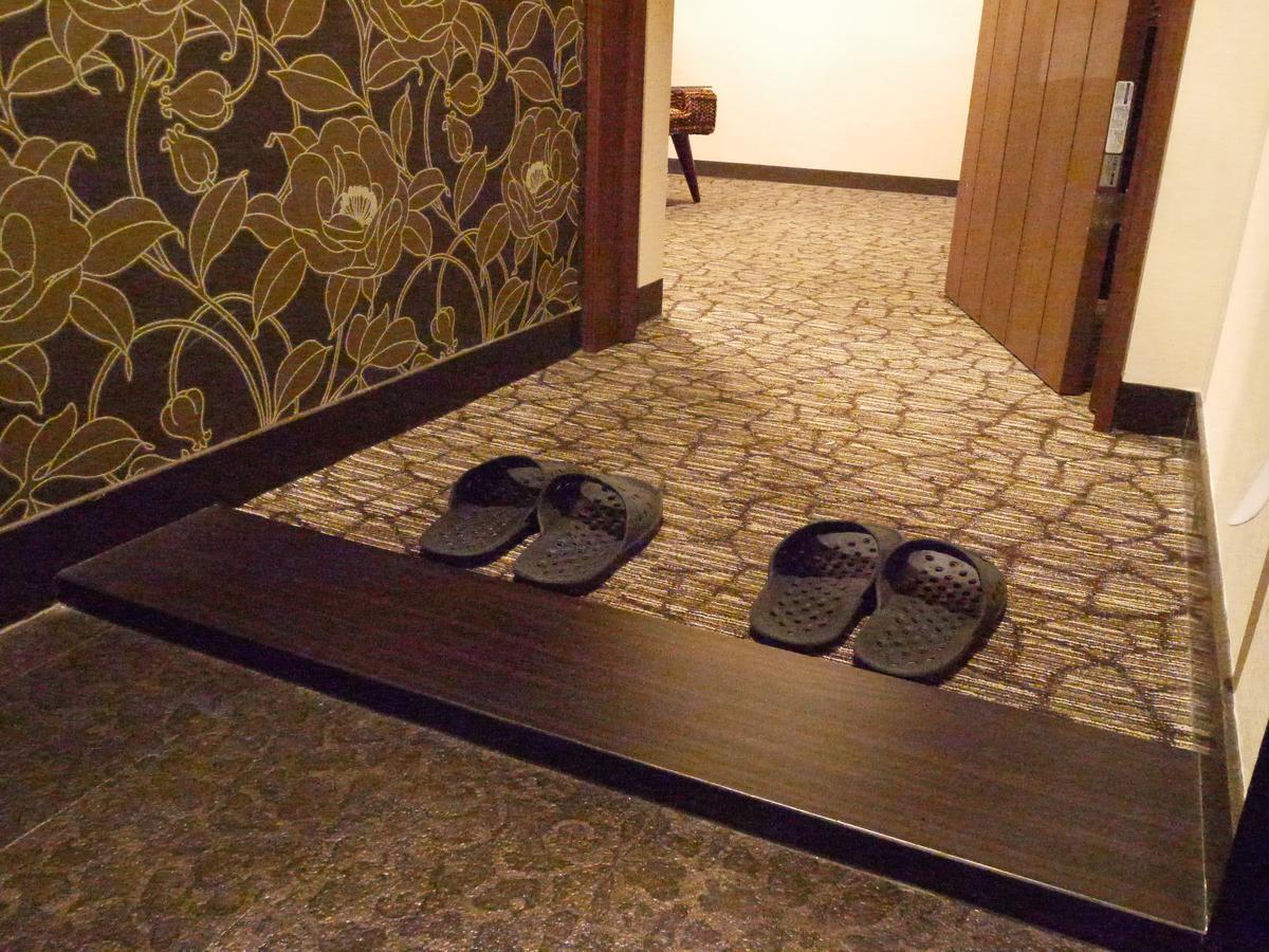 Hotel Hills Osaka Exterior photo